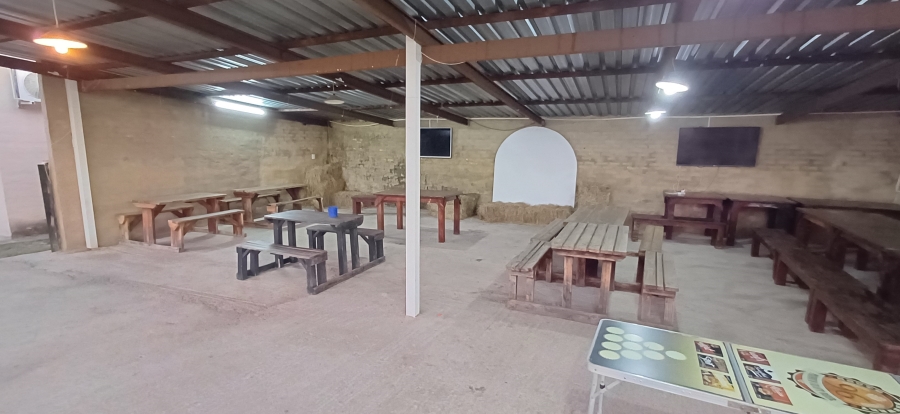 7 Bedroom Property for Sale in Harpington A H North West